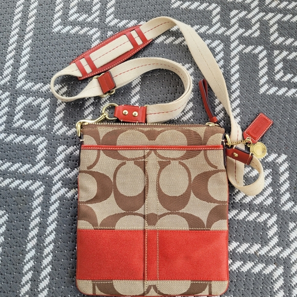 Vintage Coach Signature C Canvas crossbody purse - Picture 1 of 7